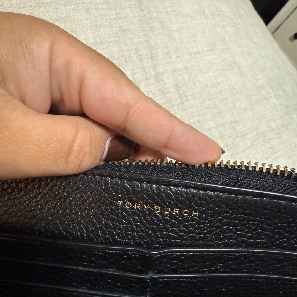Tory Burch Black Textured Leather Wallet - Picture 5 of 5